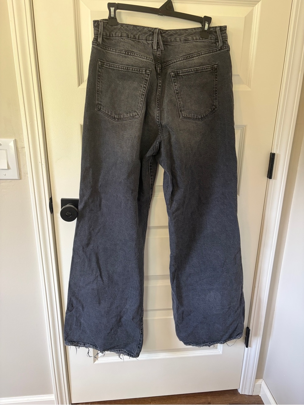 Good American Black Washed Wide-Leg Distressed Jeans - Picture 3 of 3
